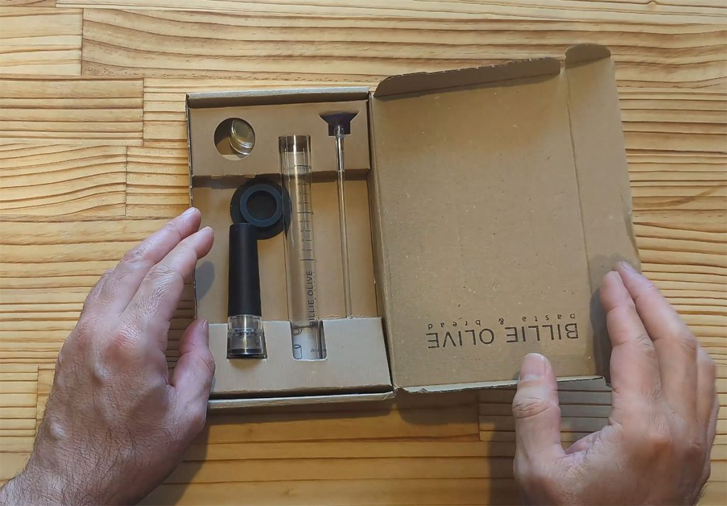 Unboxing my Billie Olive aliquot jar — a key tool for tracking sourdough fermentation.